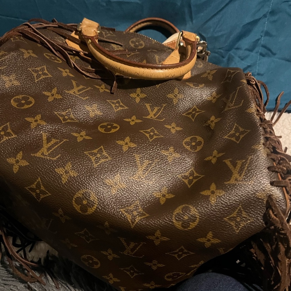 30 Louis Vuitton speedy bag with custom lady eyes and lips - Picture 2 of 9